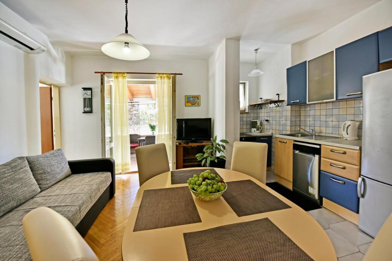 Apartment Nikola Poreč Buitenkant foto