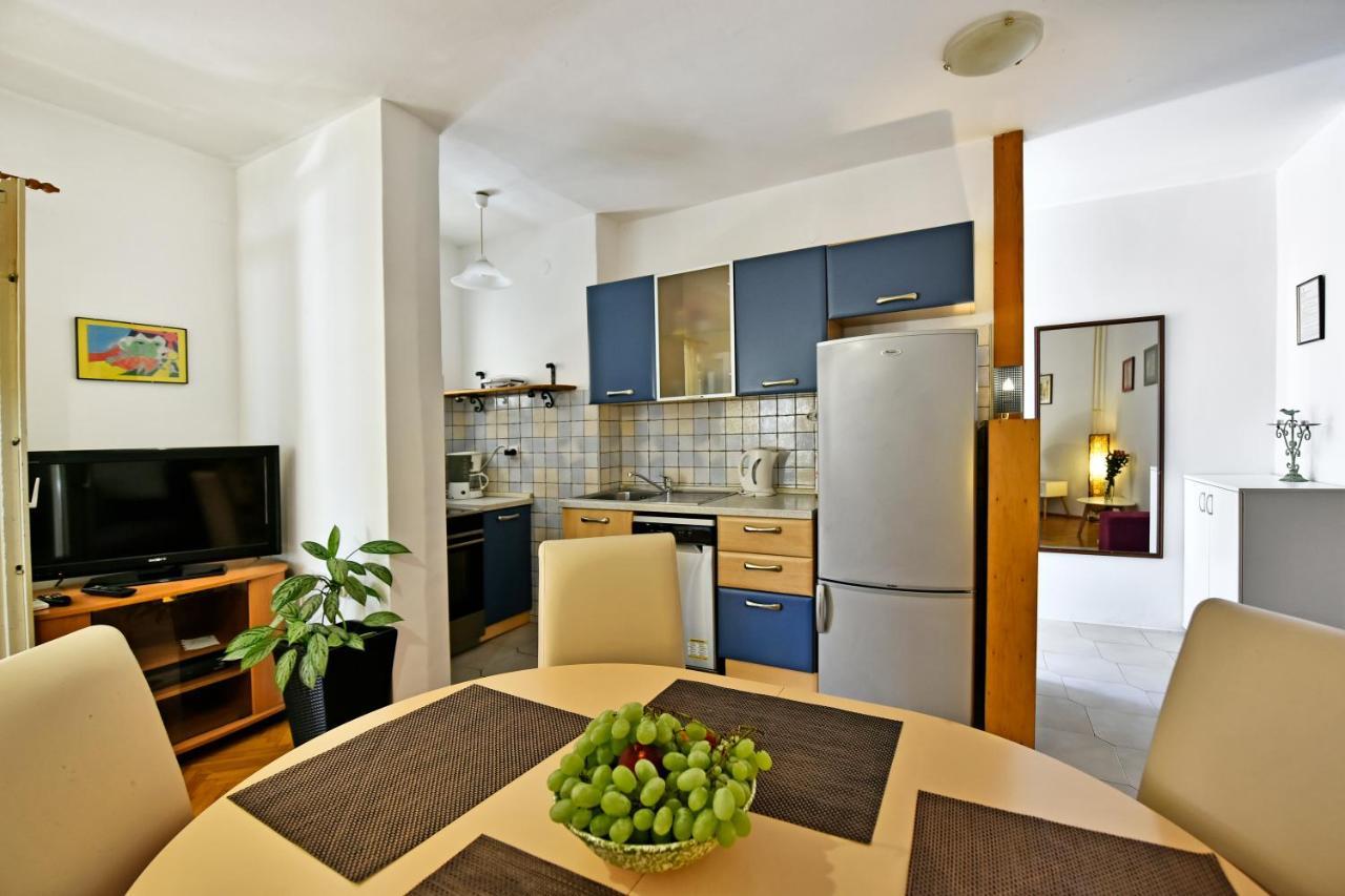 Apartment Nikola Poreč Buitenkant foto